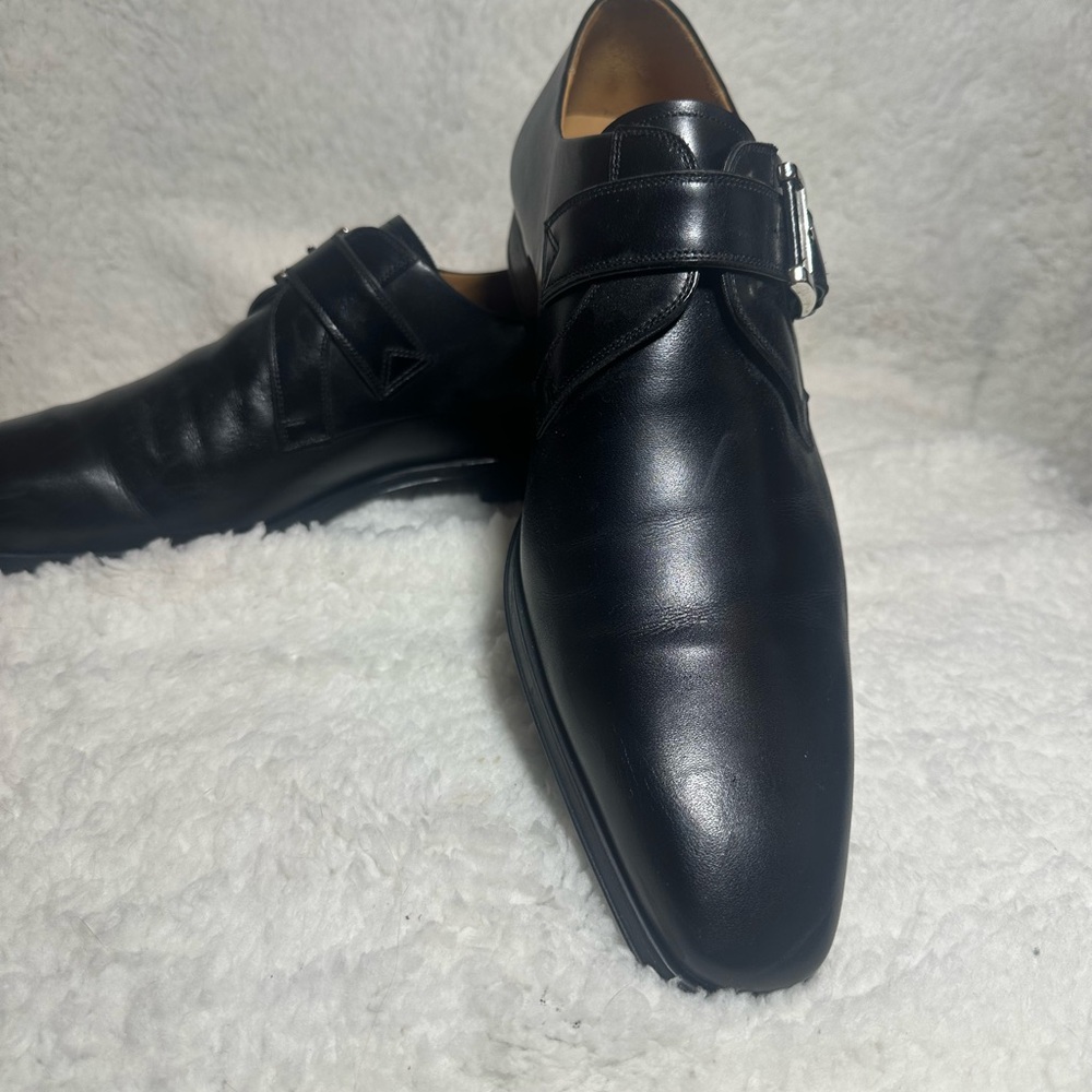Magnanni Black Leather Oxfords with Silver Buckle